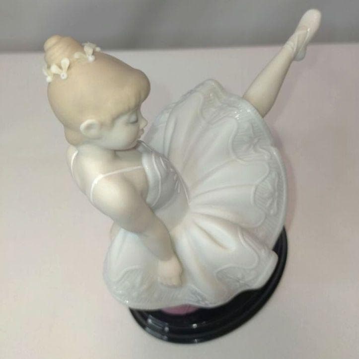 【美品】リヤドロ (LLADRO) 上手にできるかな 9335 少女 バレリーナ