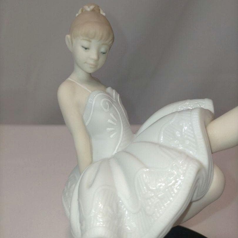 【美品】リヤドロ (LLADRO) 上手にできるかな 9335 少女 バレリーナ