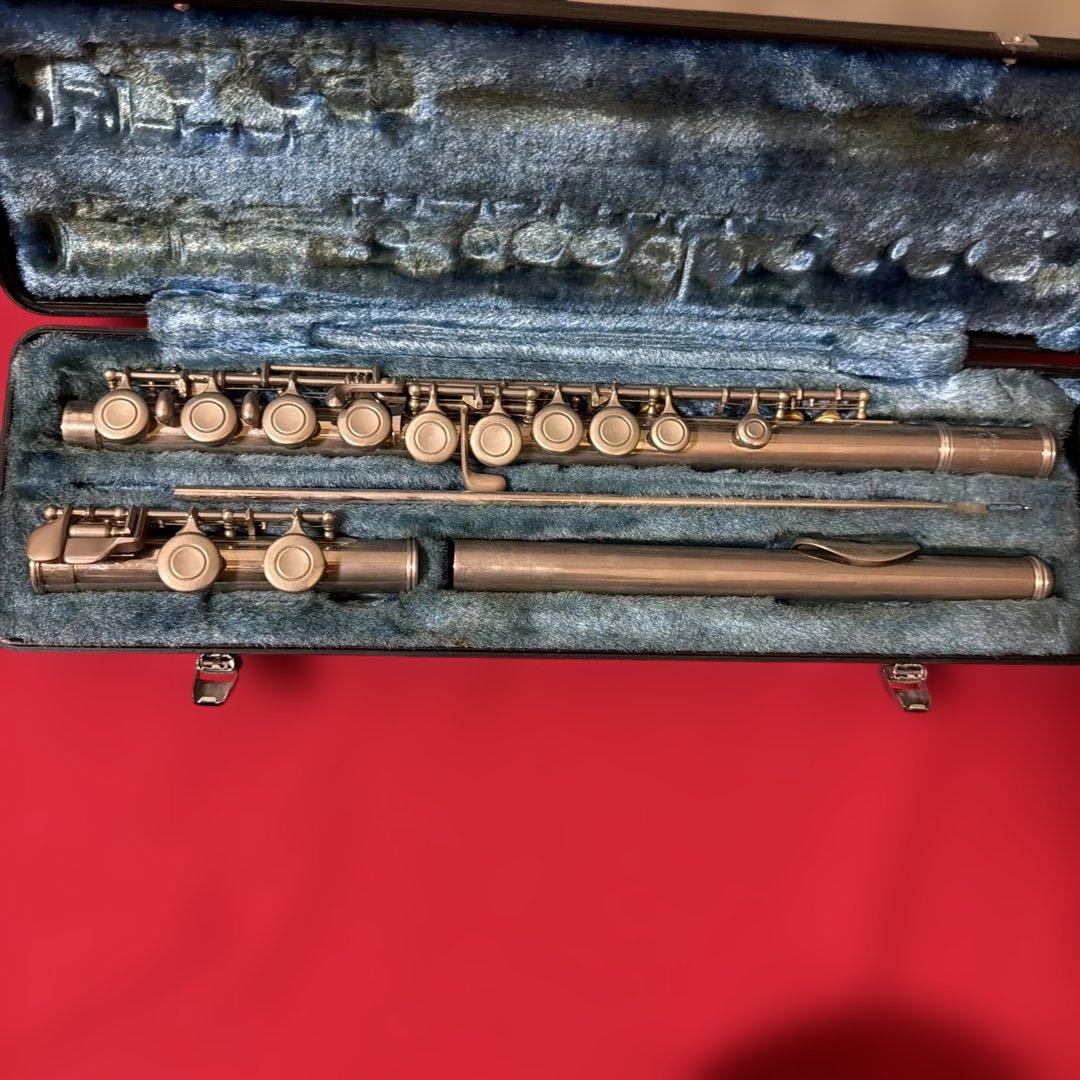 Nikkan（日管）製のフルート、モデル「FL-23」