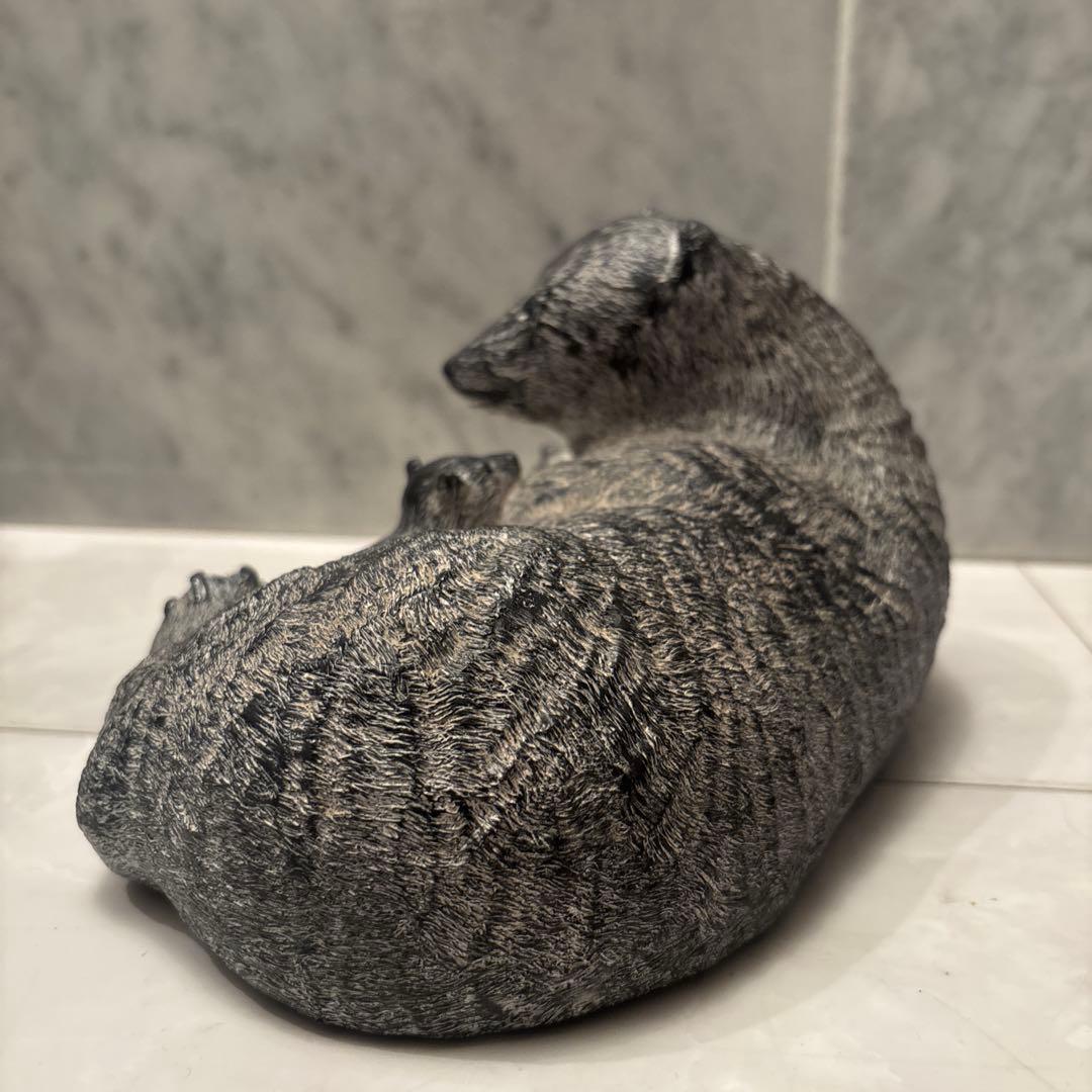 カナダ60年代ヴィンテージ　イヌイットアートのシロクマ親子の石の彫刻