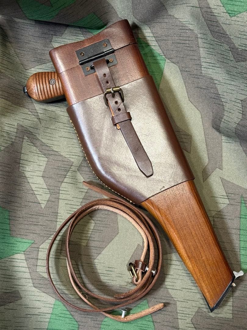 ❺ドイツ軍　モーゼルM712用木製ホルスター&ホルダーとスリング(レプリカ)