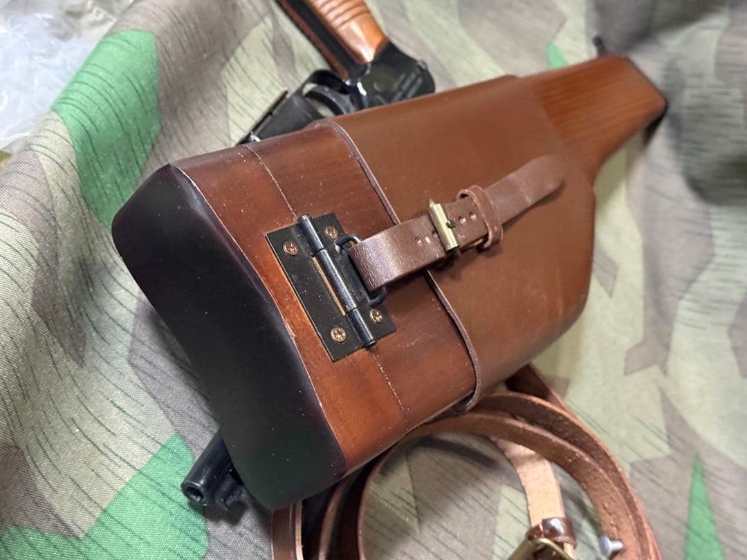 ❺ドイツ軍　モーゼルM712用木製ホルスター&ホルダーとスリング(レプリカ)