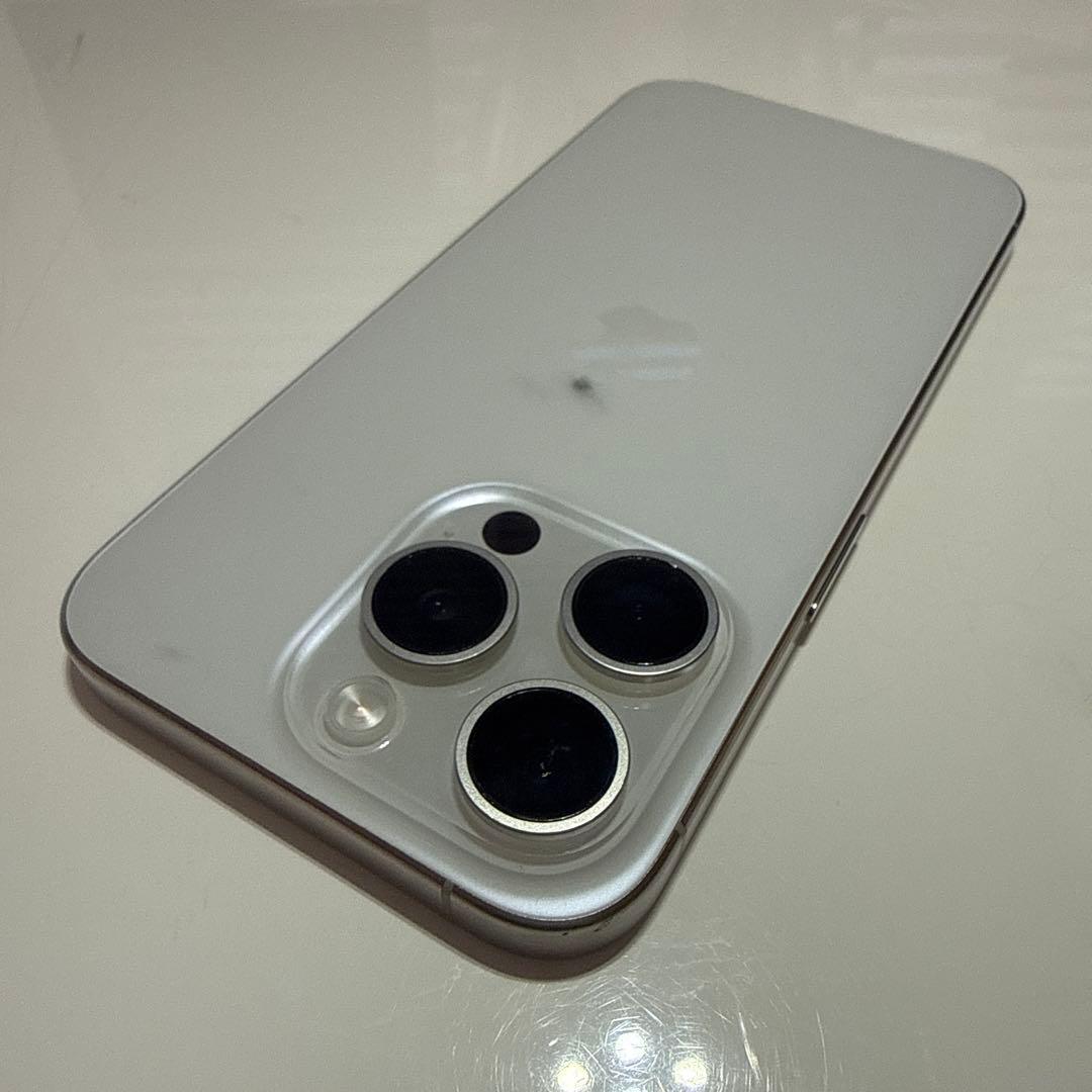 iPhone 15 Pro SIMフリーApple Care+ 純正ケース付