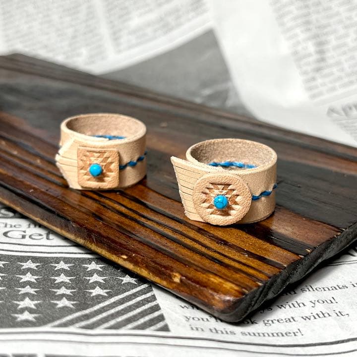 ＊展示品♪ハンドメイド♪ターコイズヌメ革フリンジリング (ラウンド)＊82