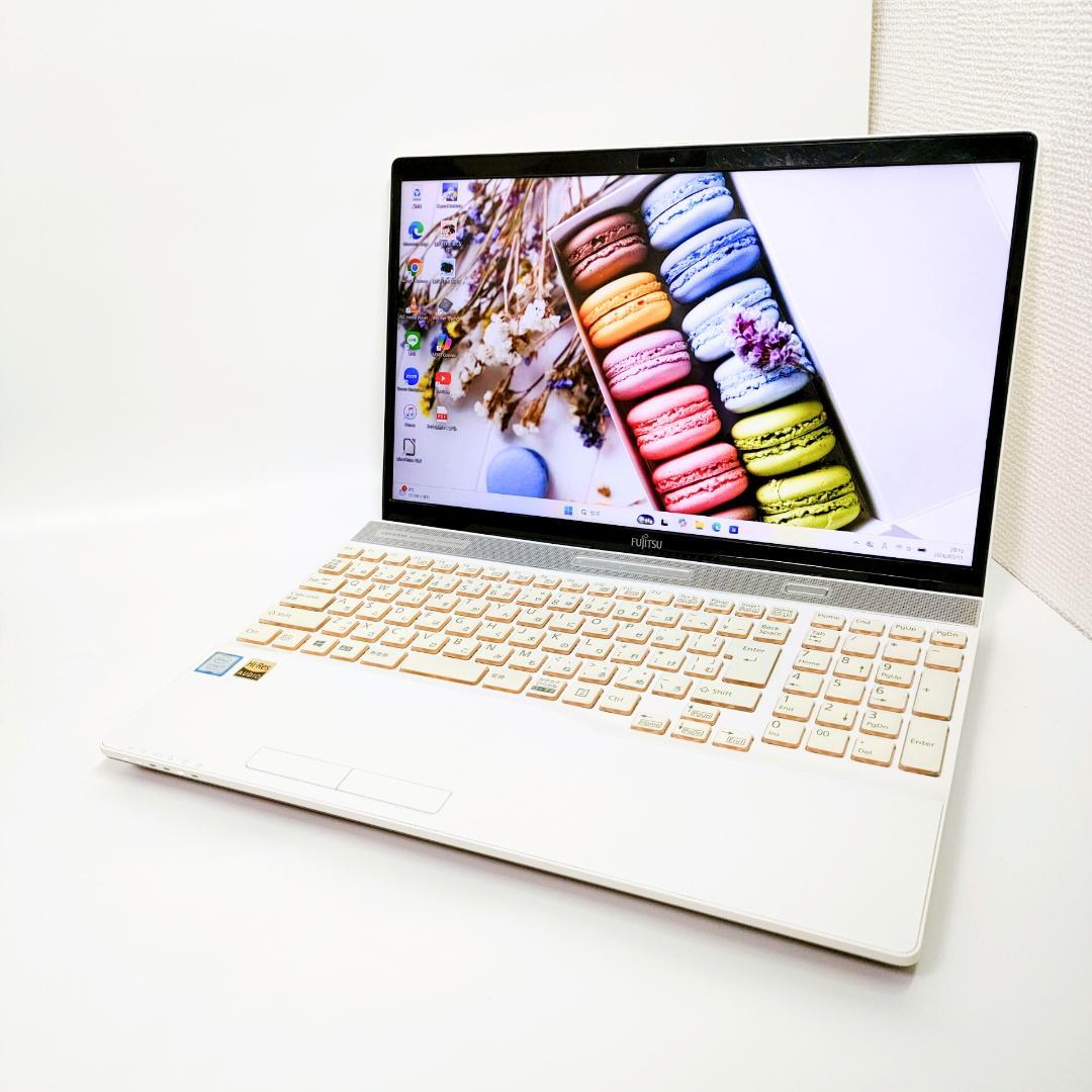 SSD500GB✨️第8世代i7 富士通 SSD オフィス付き白ノートパソコン