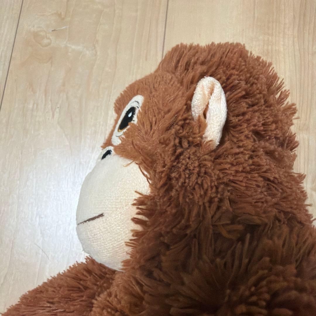 茶色の猿のぬいぐるみ