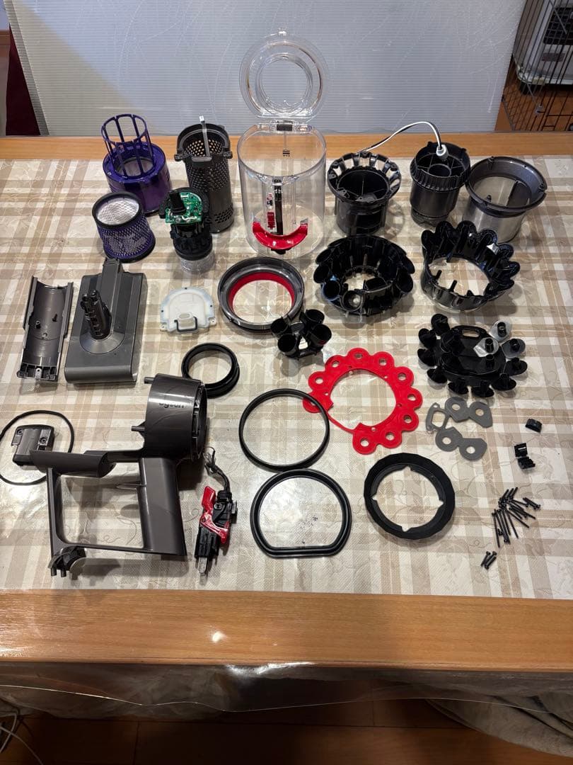ダイソン V11 SV14 美品　スタンド付き　分解洗浄除菌整備済　NO.3