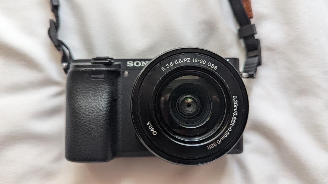 ソニーα6300と三つのレンズ、SDカード
