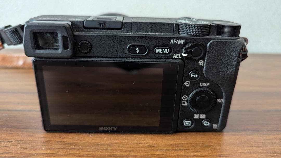 ソニーα6300と三つのレンズ、SDカード
