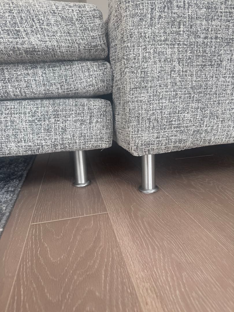 グレーのL字型ソファ　３人掛け