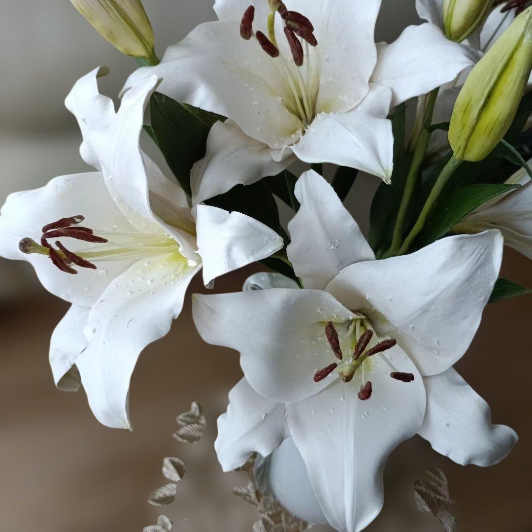 専用　豪華に咲くカサブランカのアレンジメント　樹脂粘土　クレイフラワー