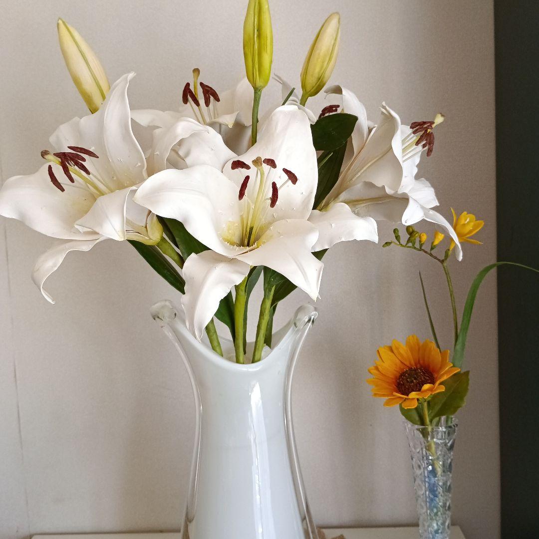 専用　豪華に咲くカサブランカのアレンジメント　樹脂粘土　クレイフラワー