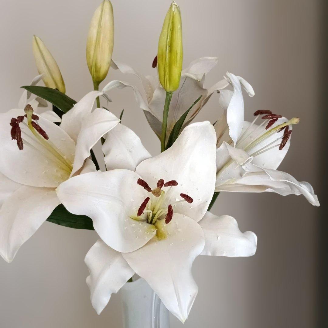 専用　豪華に咲くカサブランカのアレンジメント　樹脂粘土　クレイフラワー