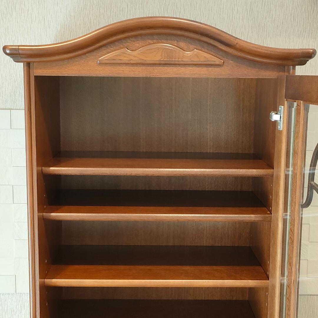 〈美品〉起立木工　ガラスキャビネット　ナラ材　天然木　引出し4杯