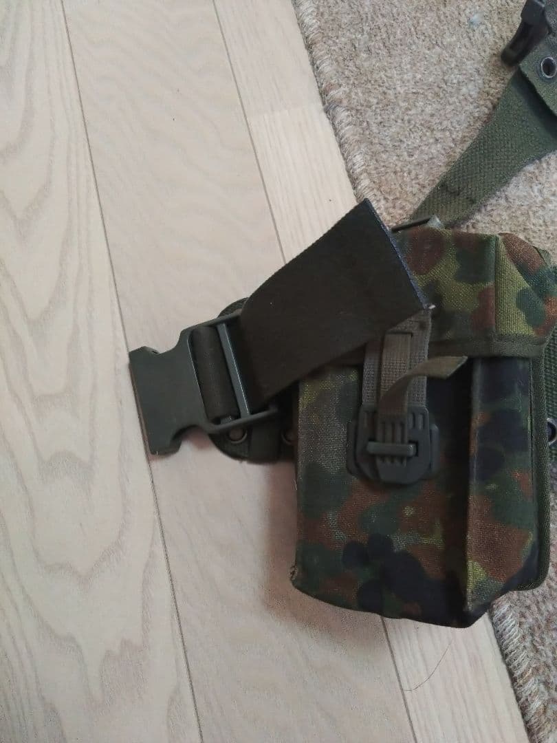 ドイツ連邦軍実物m826ヘルメット、s95ベルトセット