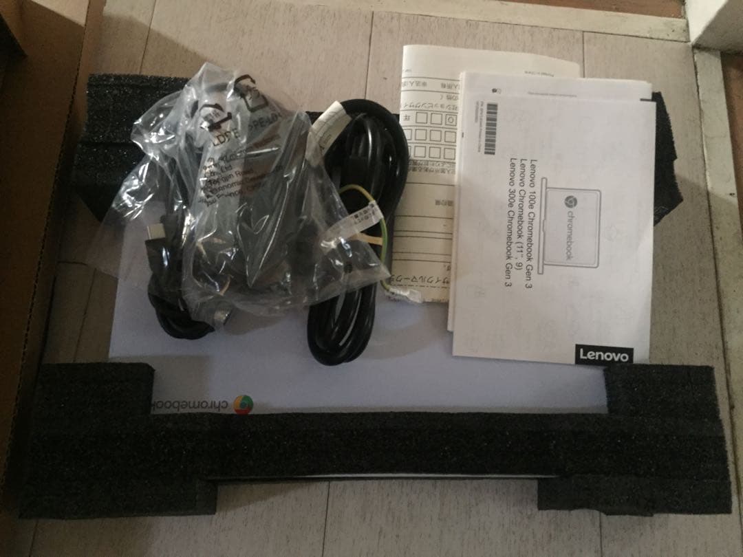し*o様 Lenovo Chromebook 11.6英寸 内存4GB 重量1.