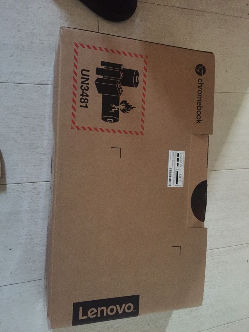 し*o様 Lenovo Chromebook 11.6英寸 内存4GB 重量1.