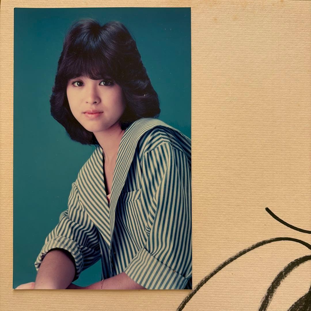 松田聖子　写真付きサイン色紙とブロマイド写真2枚