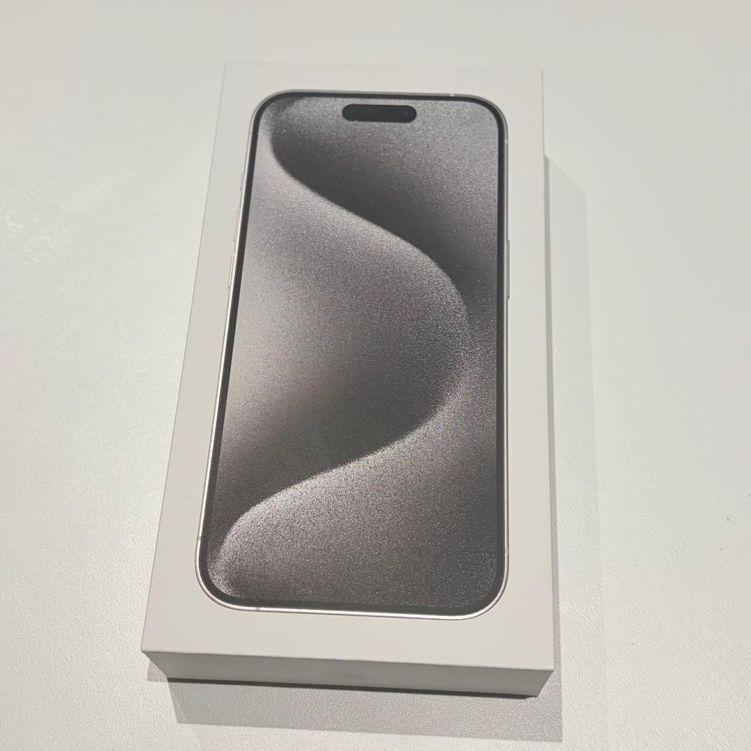美品 iPhone 15 Pro 256GB ホワイトチタニウムsimフリー