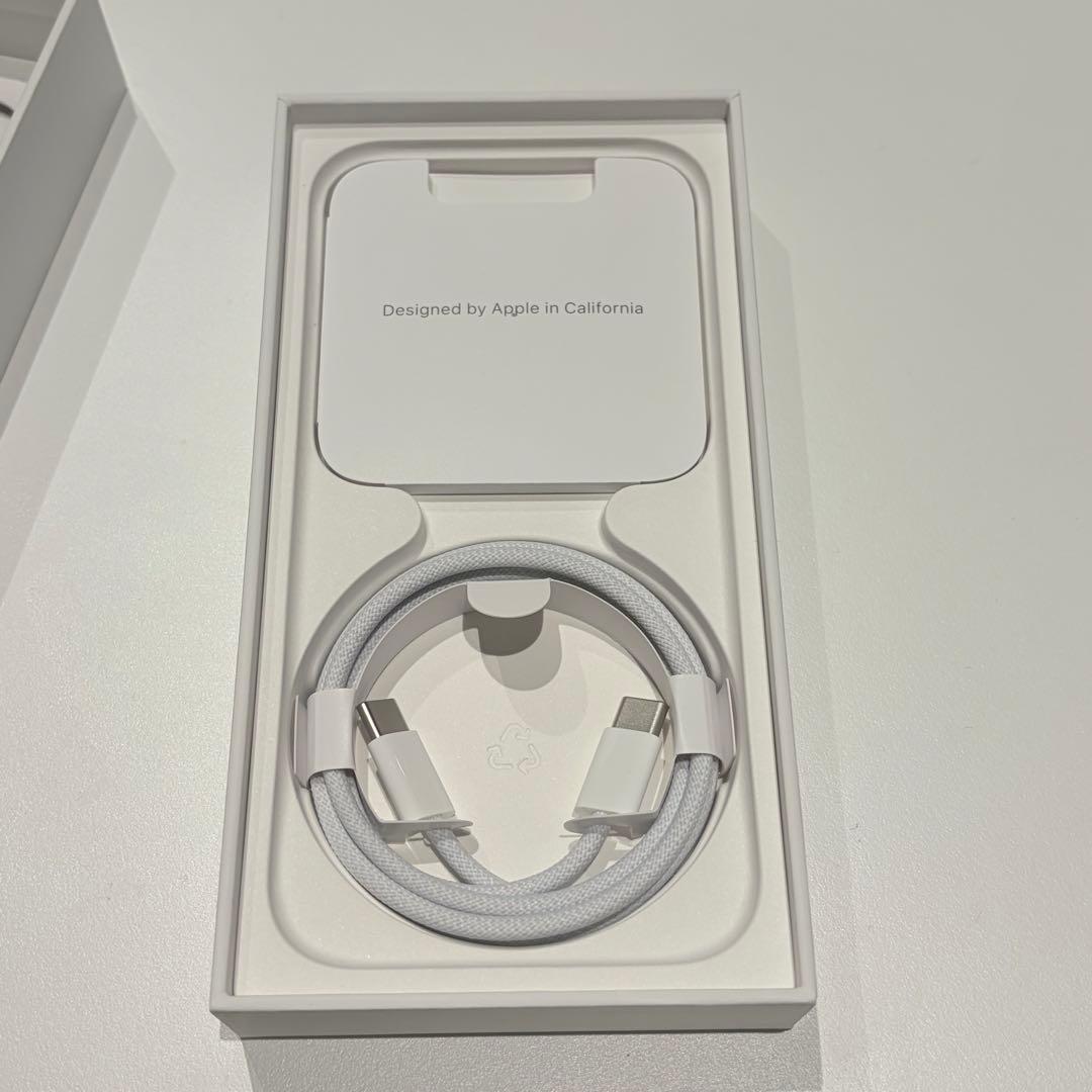 美品 iPhone 15 Pro 256GB ホワイトチタニウムsimフリー