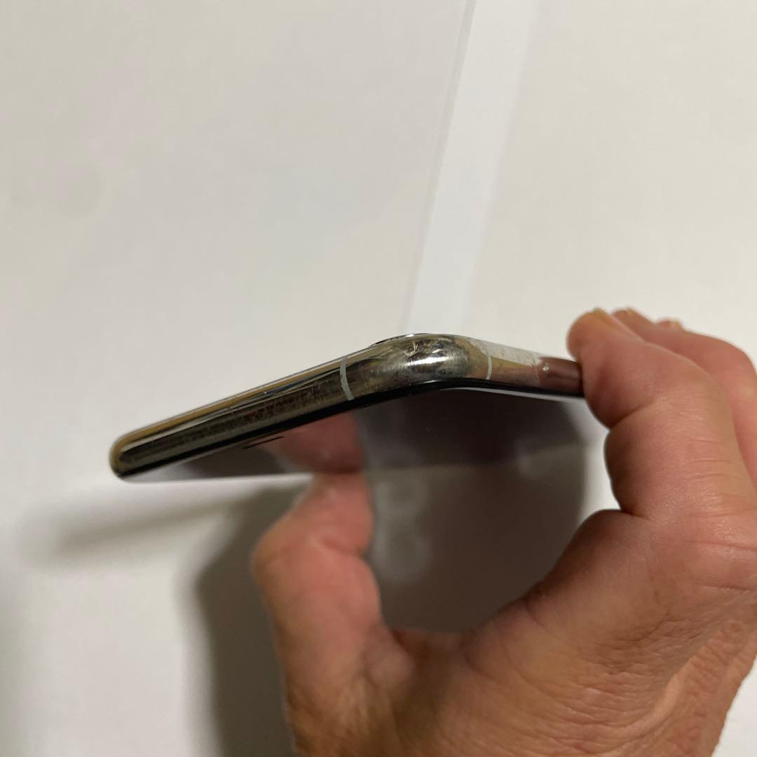 Apple iPhone Xsシルバー 64G SIMロックなし