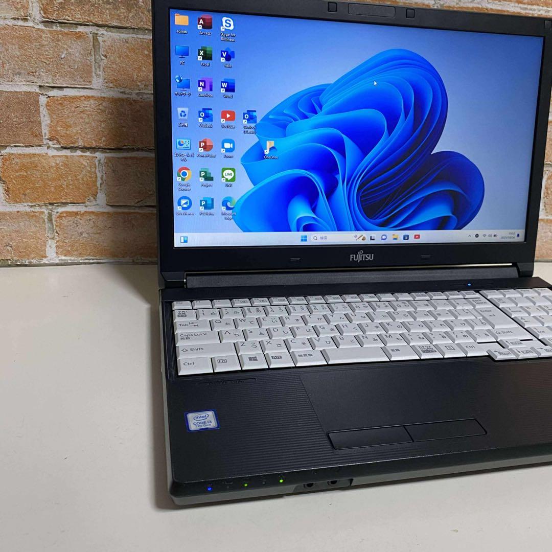 美品　富士通 ノート PC 高速起動SSD メモリ8GB オフィス2024年
