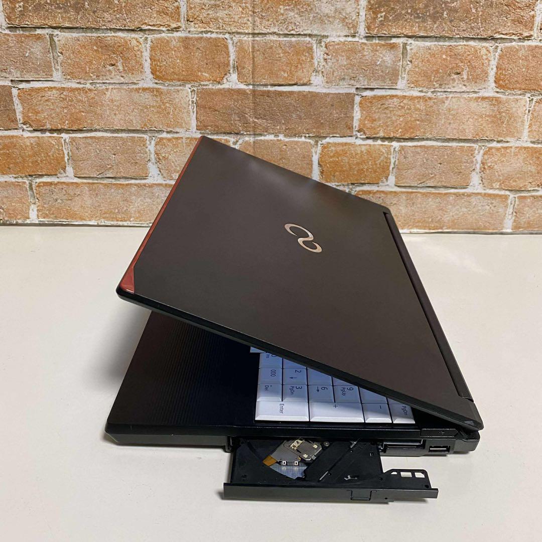 美品　富士通 ノート PC 高速起動SSD メモリ8GB オフィス2024年