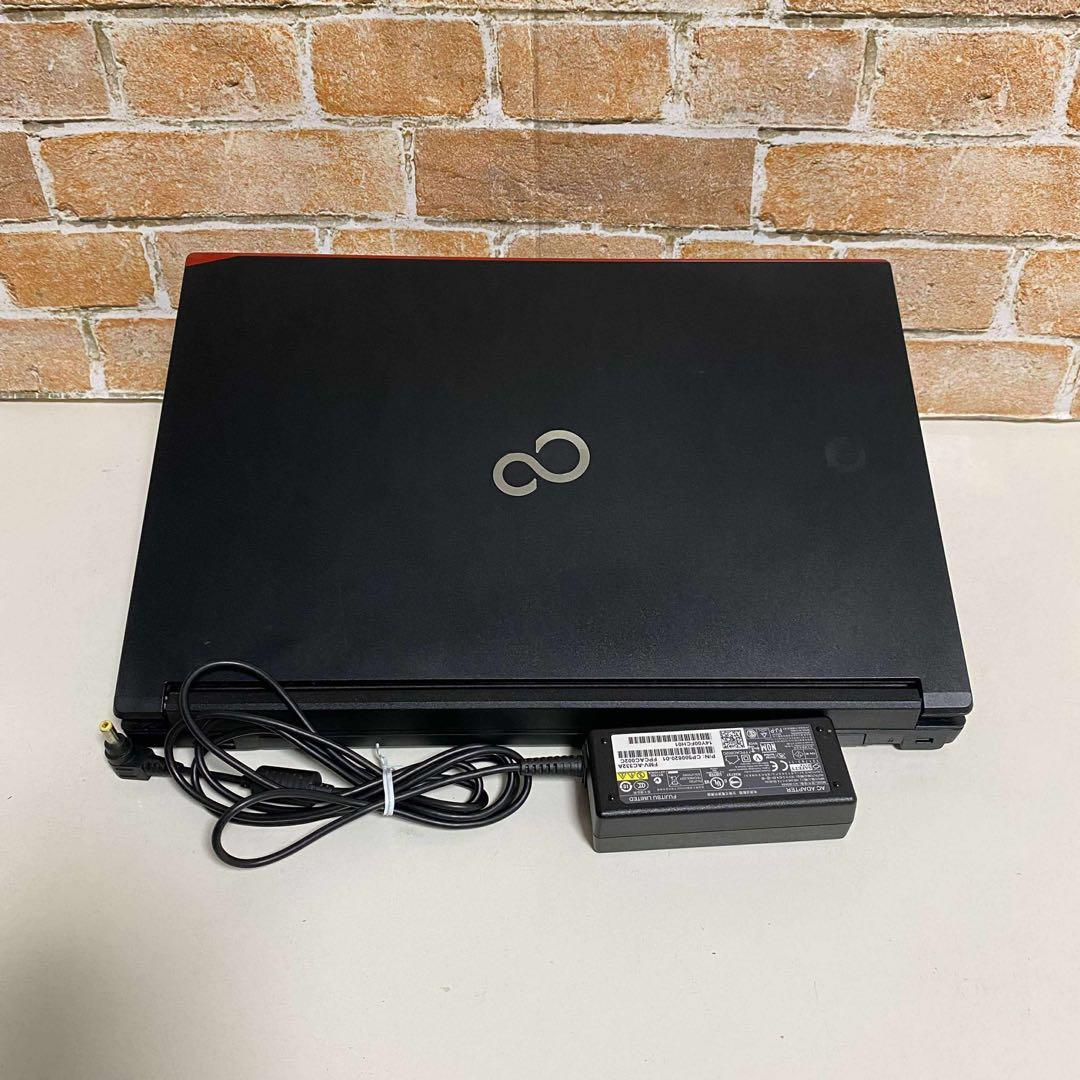 美品　富士通 ノート PC 高速起動SSD メモリ8GB オフィス2024年