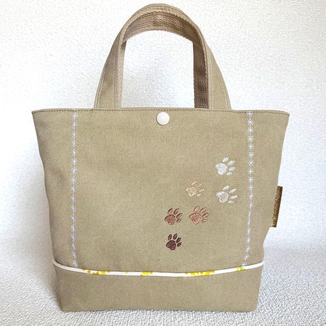 【ハンドメイド】ゴールデンレトリバー刺繍帆布トートバッグ（ミモザ）革チャーム付き