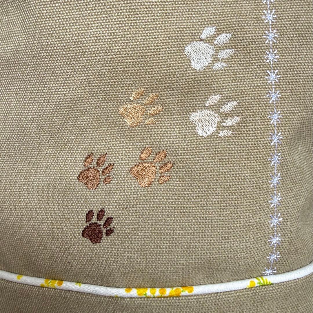 【ハンドメイド】ゴールデンレトリバー刺繍帆布トートバッグ（ミモザ）革チャーム付き