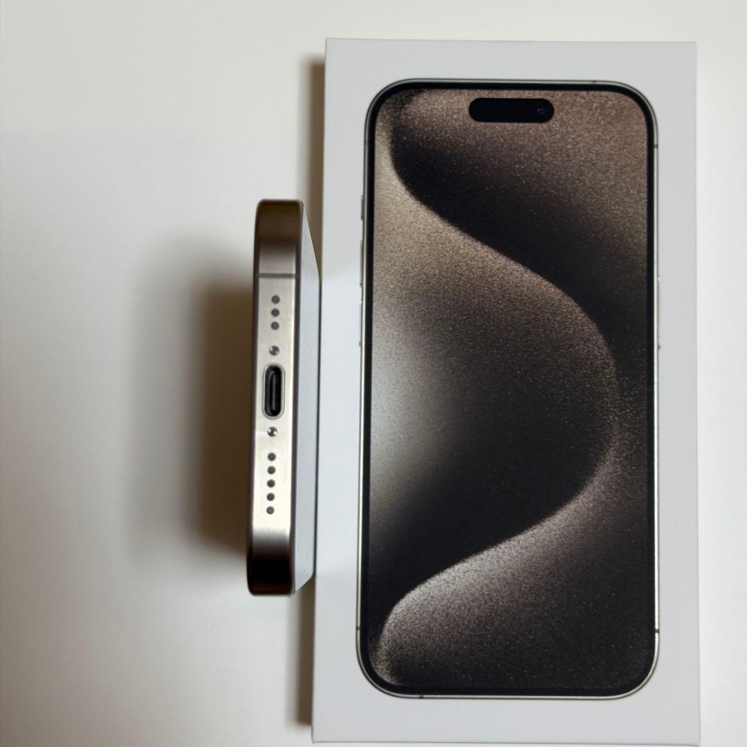 iPhone 15pro 256GB 本体