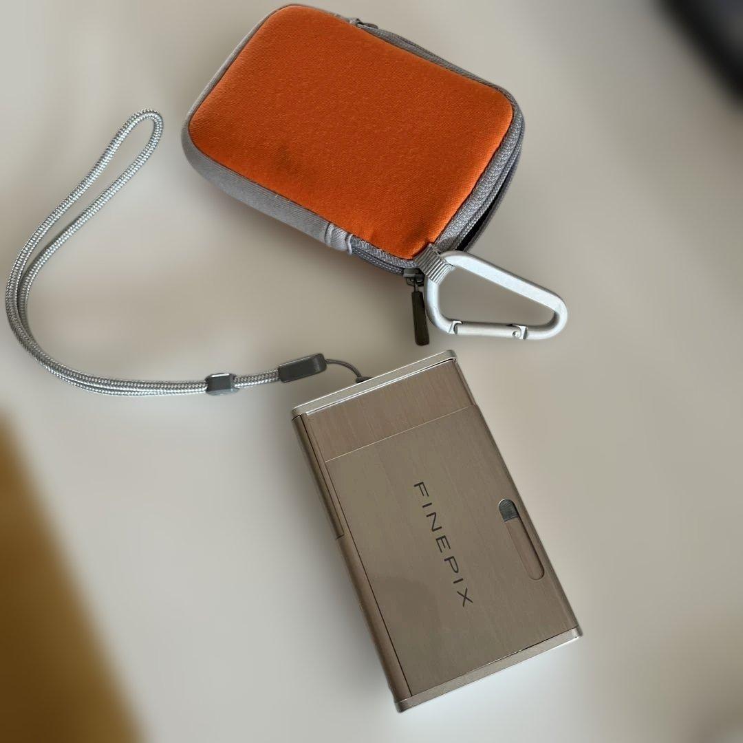 Fujifilm FinePix Z2 コンパクトデジタルカメラ