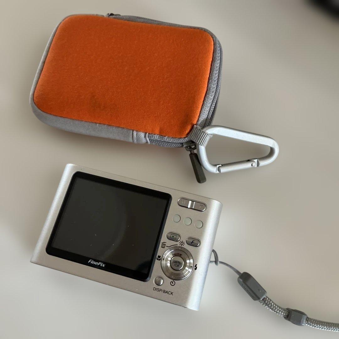 Fujifilm FinePix Z2 コンパクトデジタルカメラ