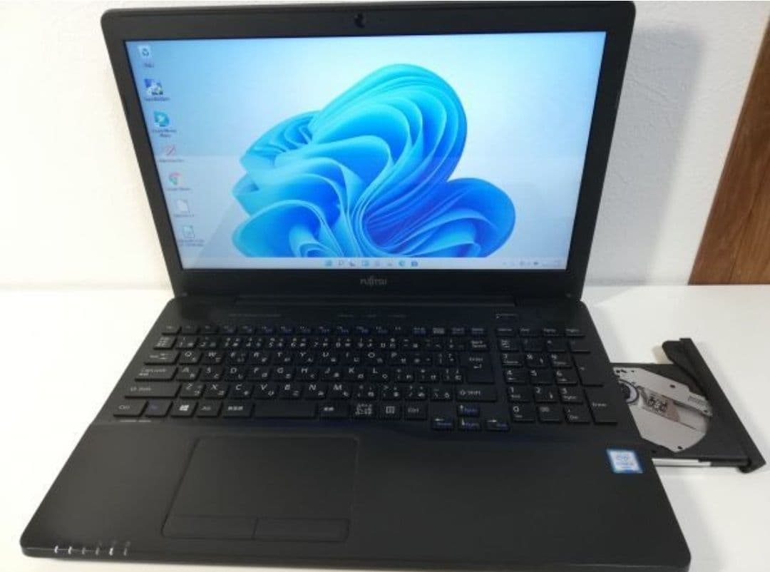 Win11 Core i3 新品SSD256GB 8GBブルーレイ