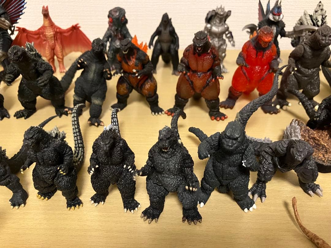 （値下げ）ゴジラ・ガメラ HG ガチャガチャ その他シリーズ 約80体セット