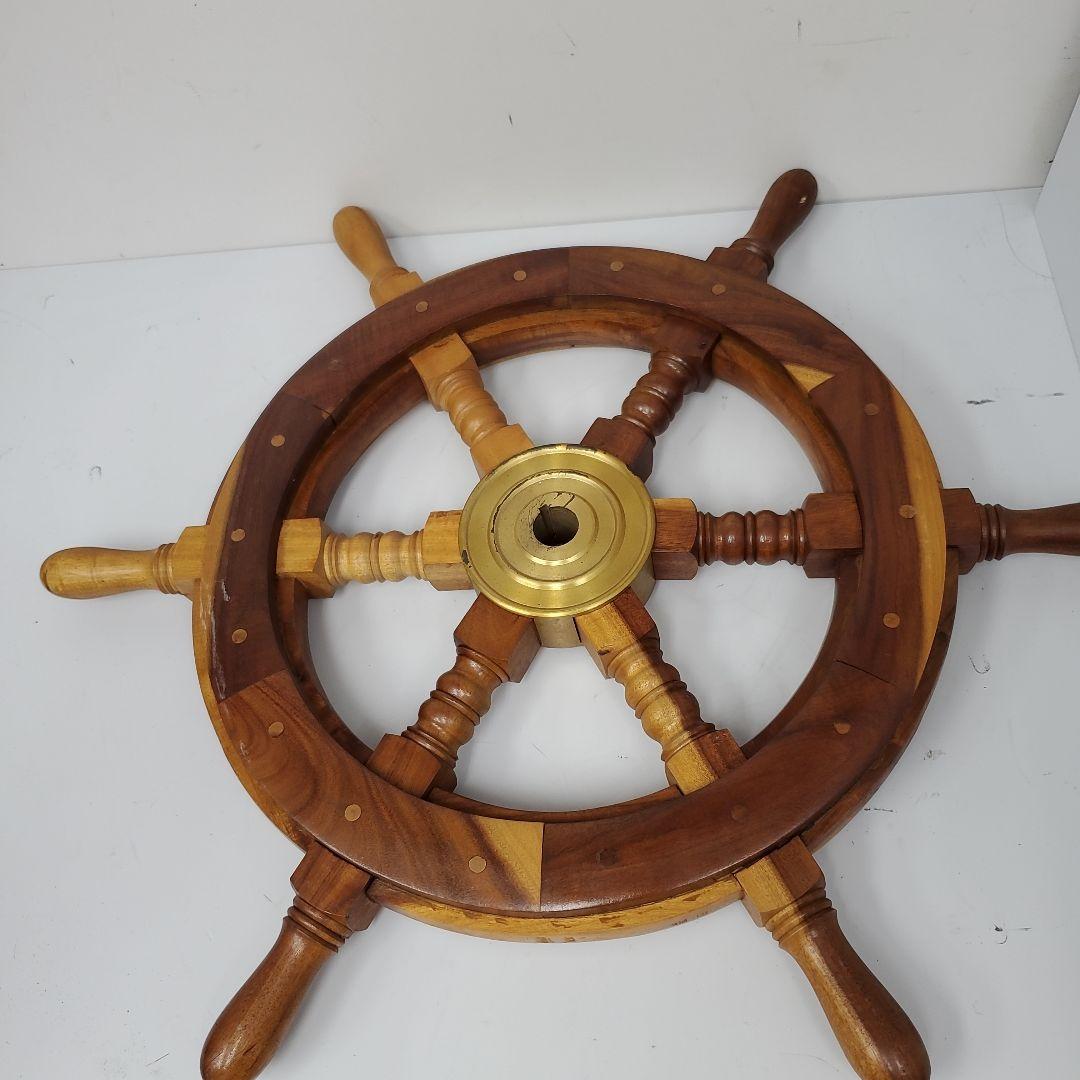 操舵輪　船のハンドル　ステアリングホイール