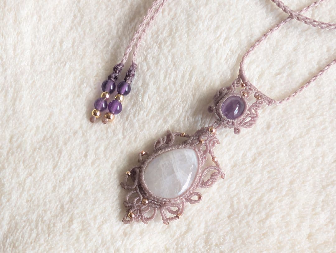 マクラメネックレス レインボームーンストーン/アメジスト