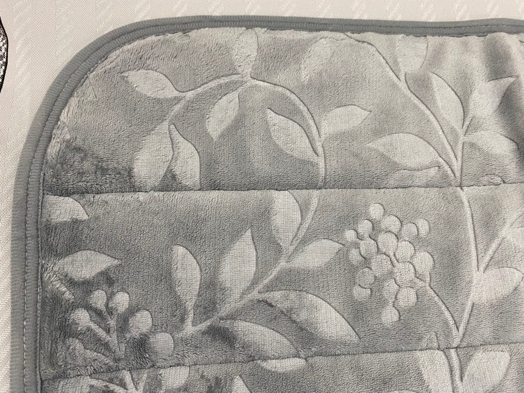 西川　置くらく敷きパッド・ぽかぽか吸湿発熱生地使用・洗濯OK・シングルサイズ