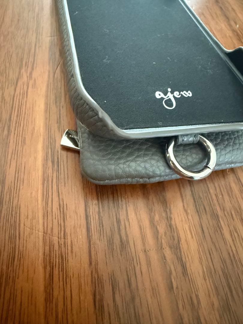 anew エジュー　iPhone16pro グレー　スマホケース　ショルダー