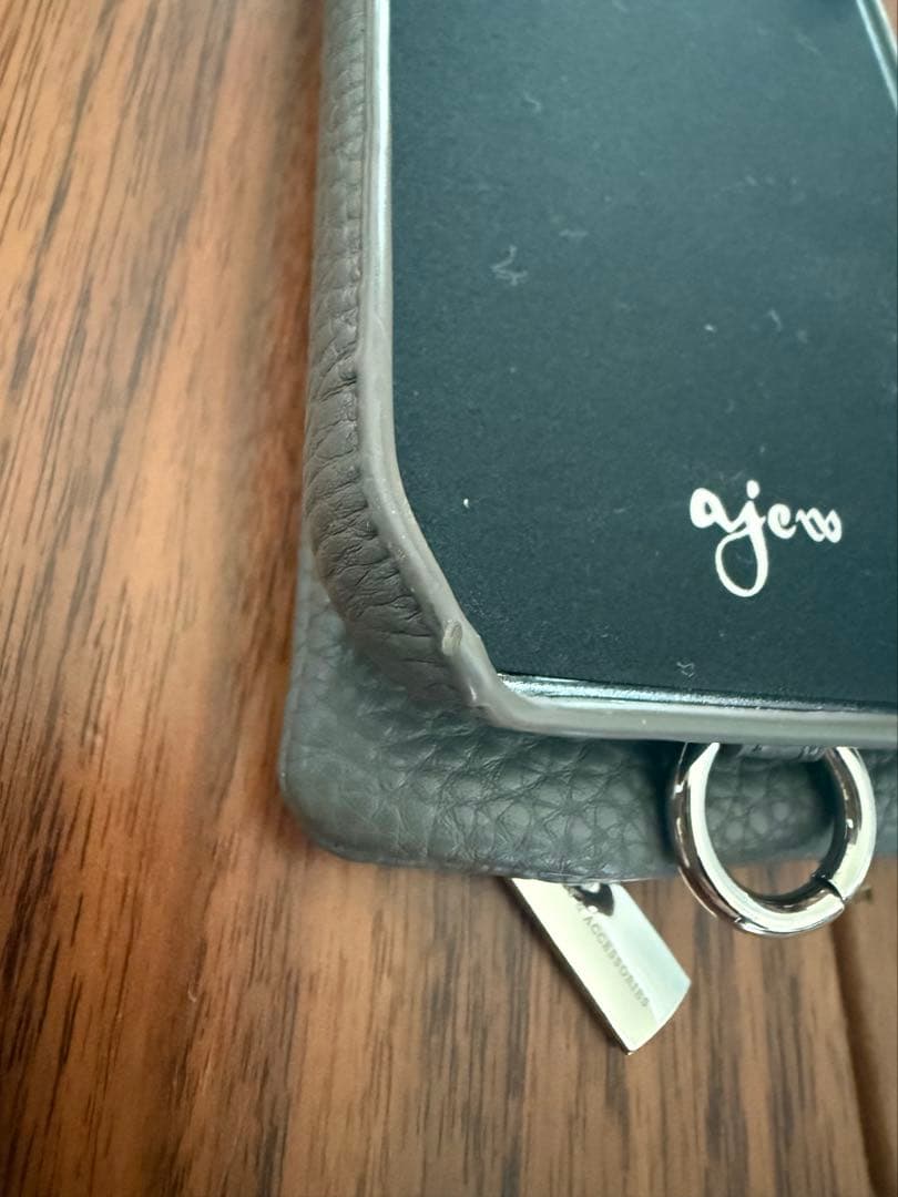 anew エジュー　iPhone16pro グレー　スマホケース　ショルダー