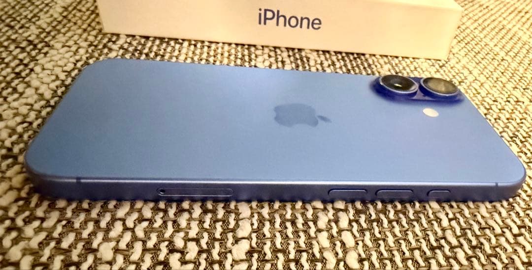 【美品】iPhone16 ウルトラマリン 128GB SIMフリー