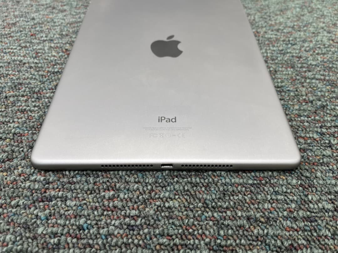 iPad Air2　Wi-Fi+Cellular　simフリー　f845
