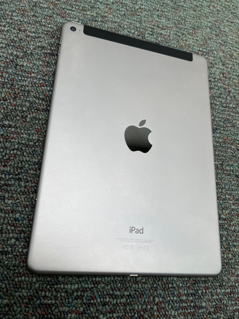 iPad Air2　Wi-Fi+Cellular　simフリー　f845