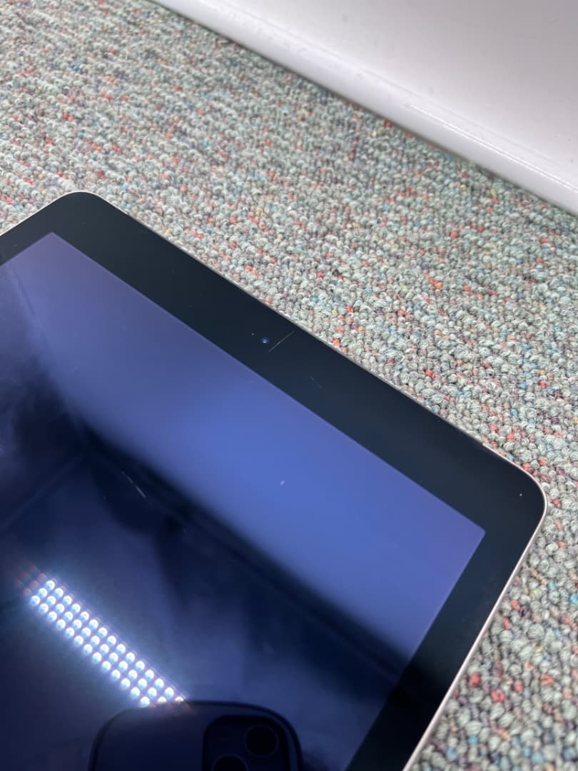 iPad Air2　Wi-Fi+Cellular　simフリー　f845
