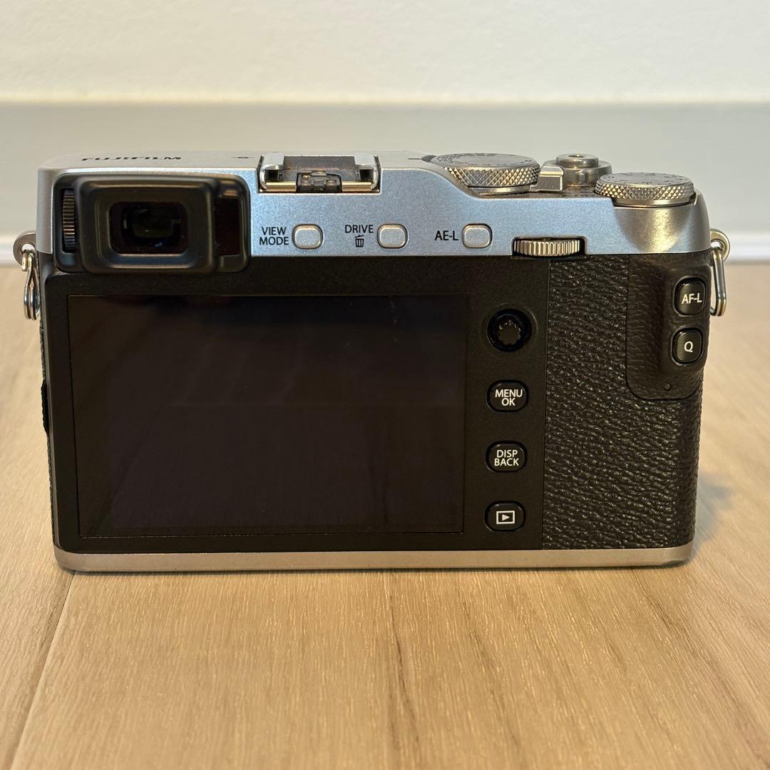 FUJIFILM X-E3 ミラーレスカメラ 本体 シルバー 良品-並品
