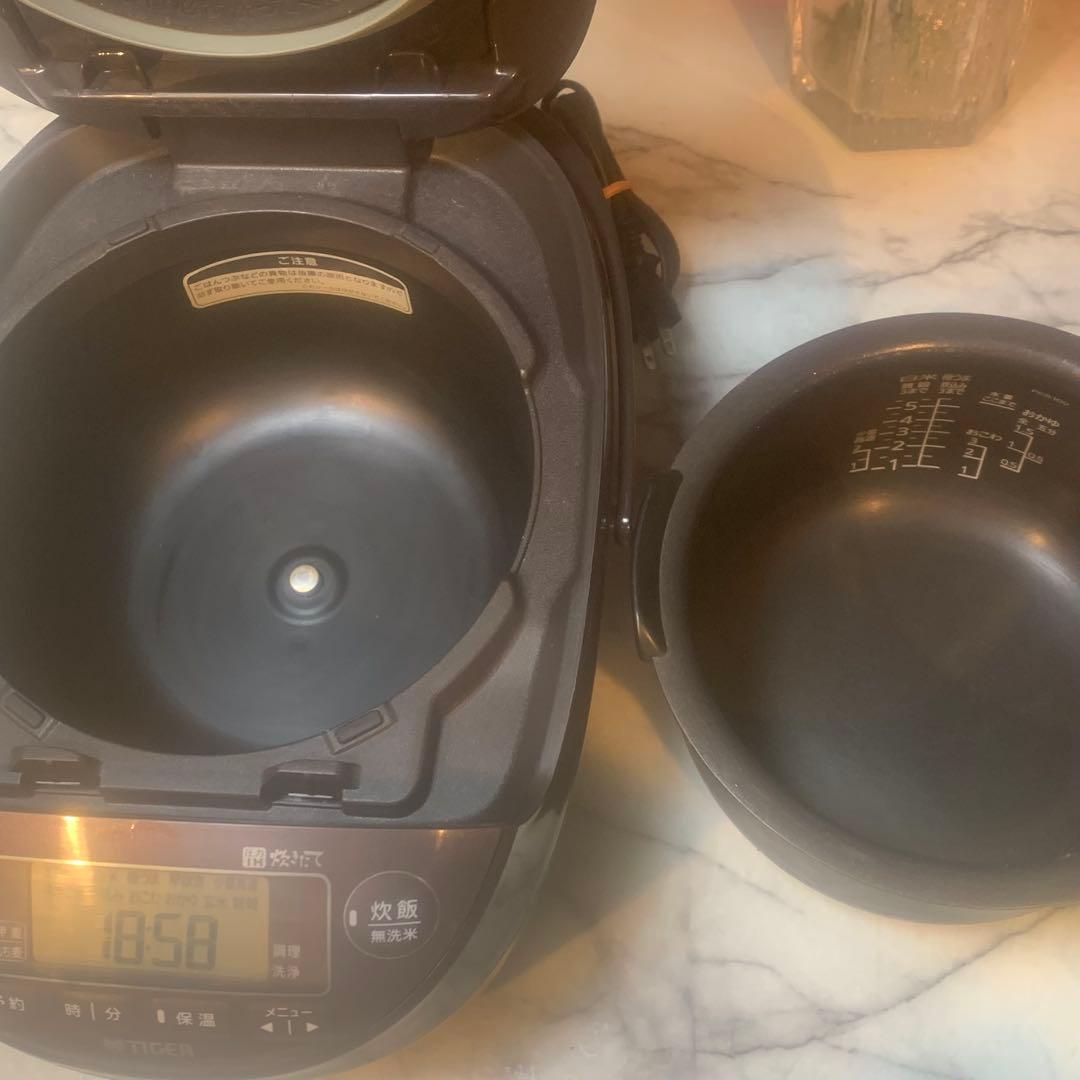 2020年　良品■タイガー 圧力IH　 炊きたて JPK-B1005.5合炊き■