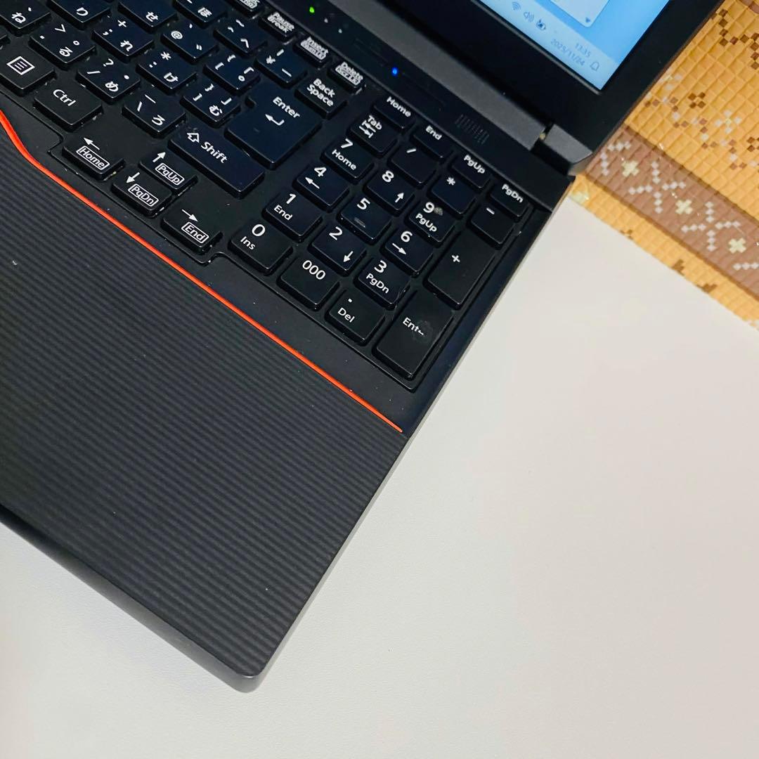 Y937 Fujitsuノートパソコンi5高速SSDサクサク動くWindow11
