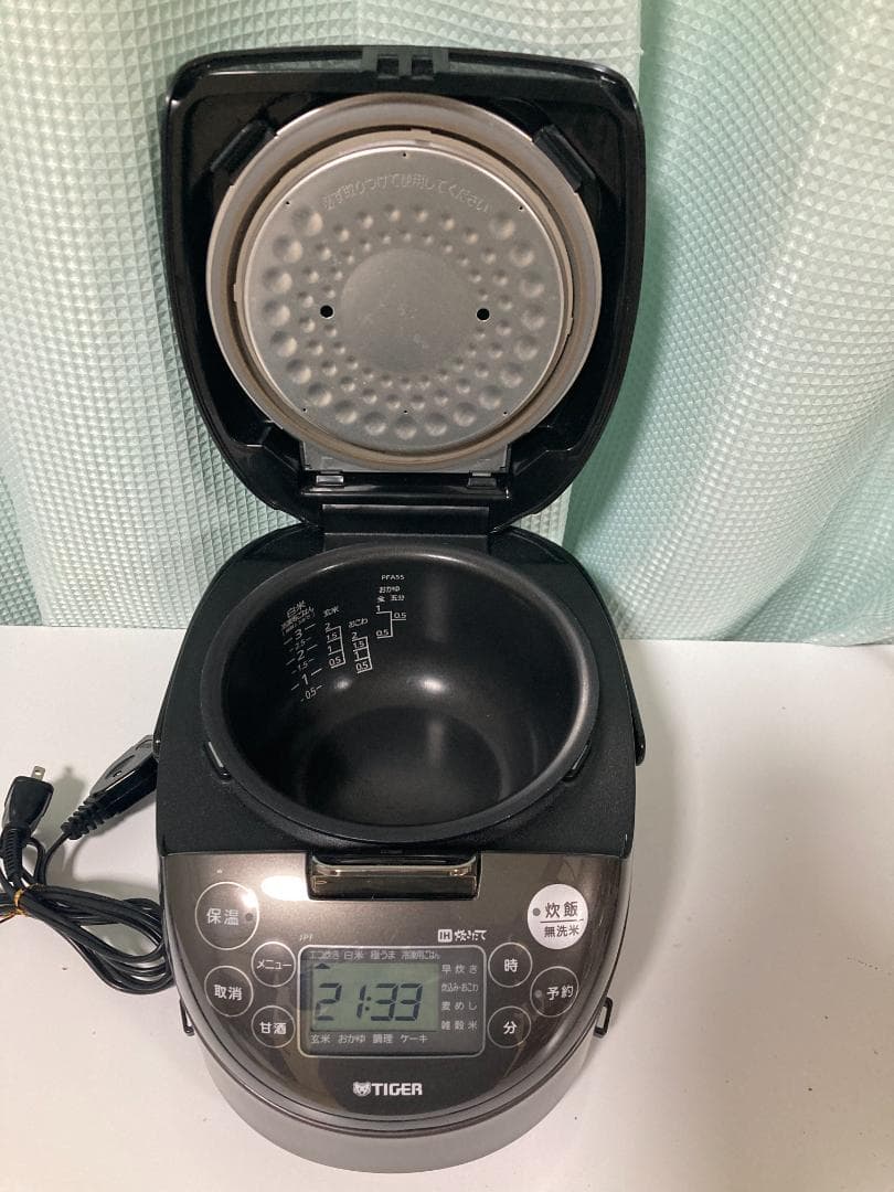★美品★タイガー 炊きたて JPF-55BK IH炊飯ジャー 3合炊き 21年製