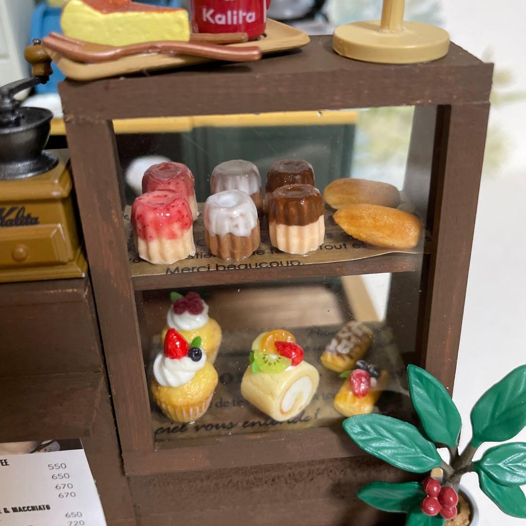 ミニチュアカフェ　リーメント　ドールハウス　ドールキッチン