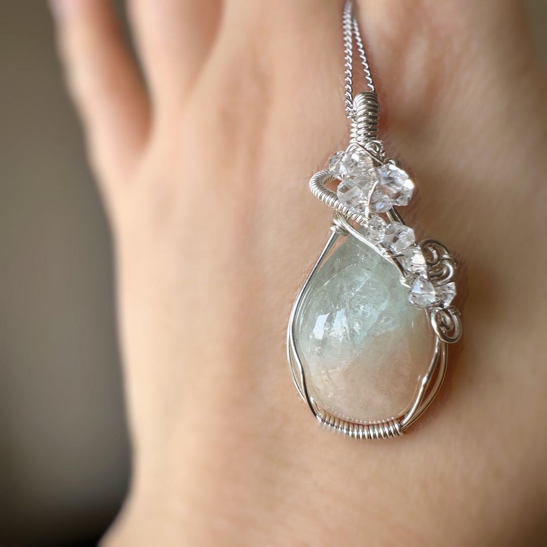 【希少】バイカラーベリル(アクアマリン＆モルガナイト)のワイヤージュエリー